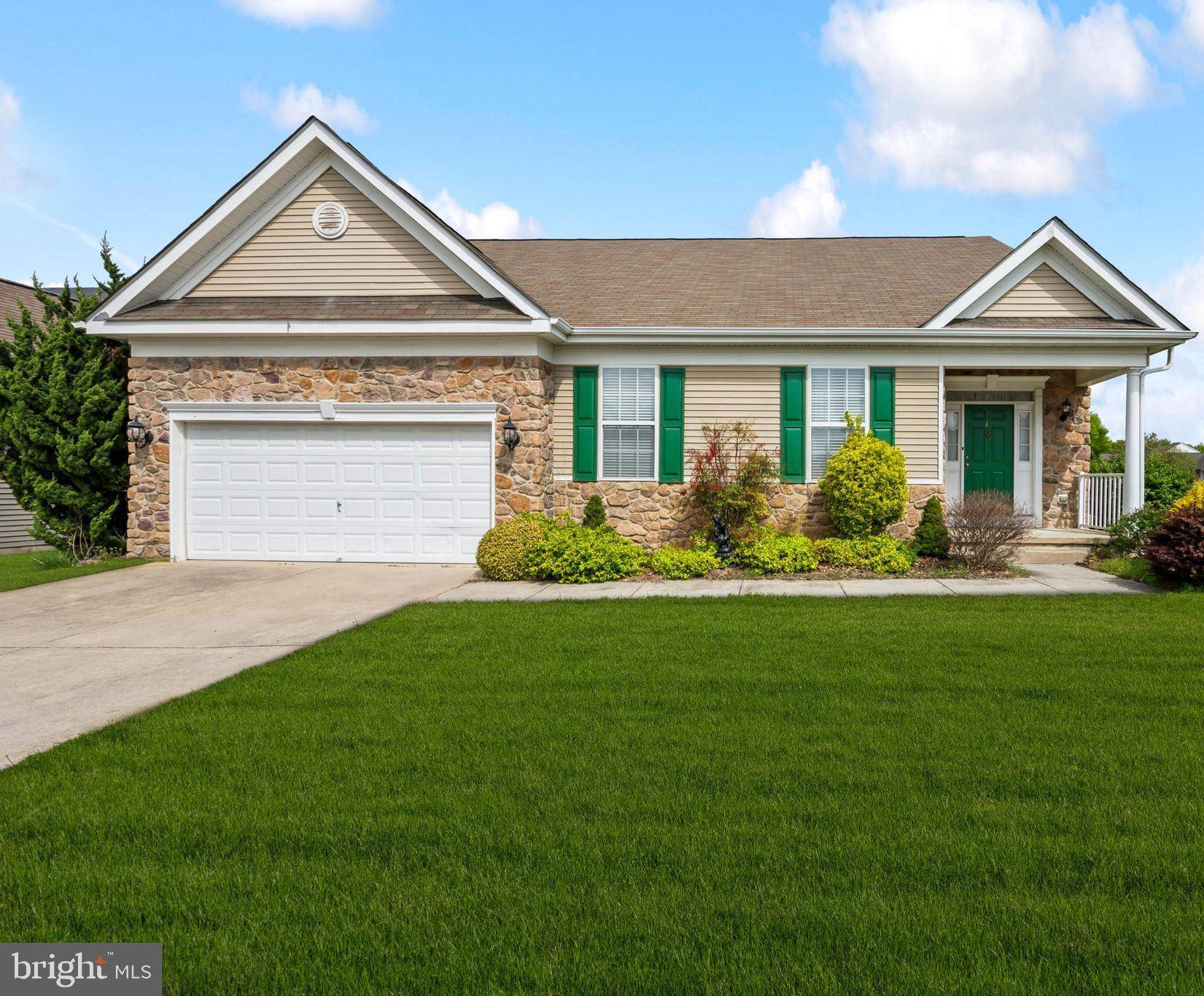 15 SHELLY ST, Sicklerville, NJ 08081
