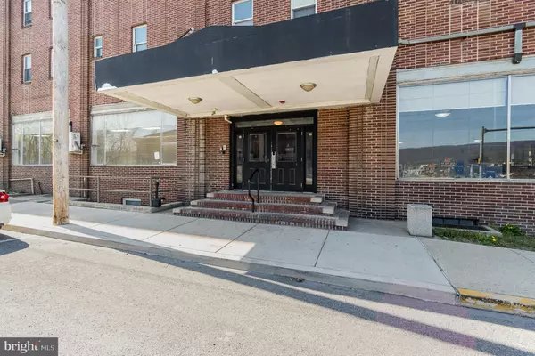 Lewistown, PA 17044,20 S MAIN ST