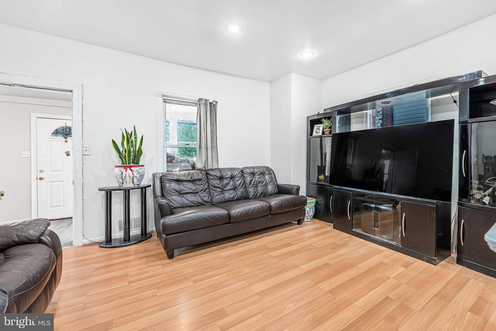 Capitol Heights, MD 20743,5703 EAGLE ST