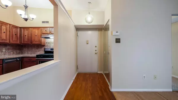 Philadelphia, PA 19114,67201 DELAIRE LANDING RD #201
