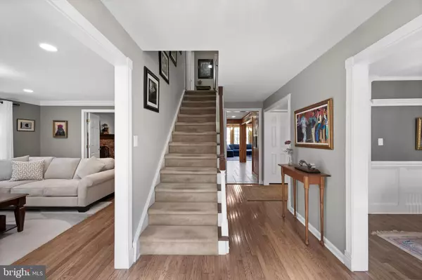 Medford, NJ 08055,8 MEADOWWOOD CT