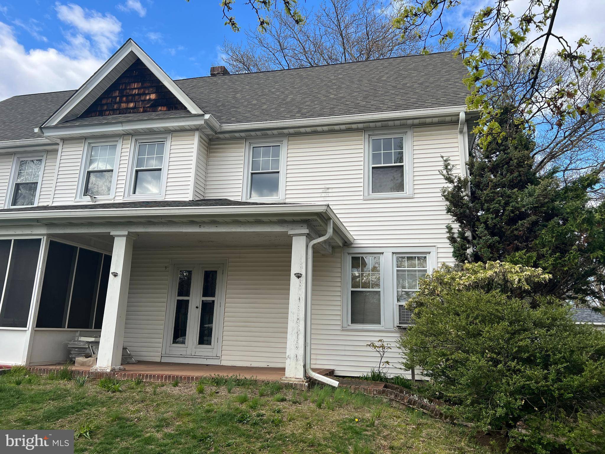 Riverton, NJ 08077,233 ELM AVE