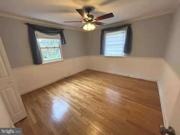 Arlington, VA 22205,6240 12TH ST N