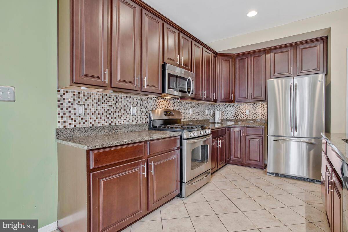 7558-B STONEY RUN DR #7558B, Hanover, MD 21076