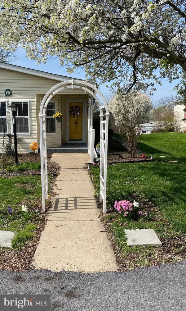 33 LONGWOOD CT E, Harleysville, PA 19438
