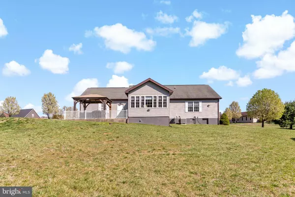 Berkeley Springs, WV 25411,58 DAWSON FARM LN