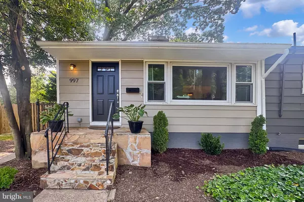 Falls Church, VA 22046,997 N TUCKAHOE ST