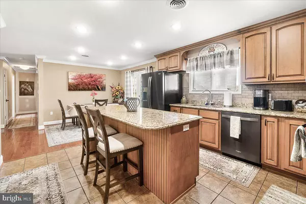 Falling Waters, WV 25419,54 DOVE LN