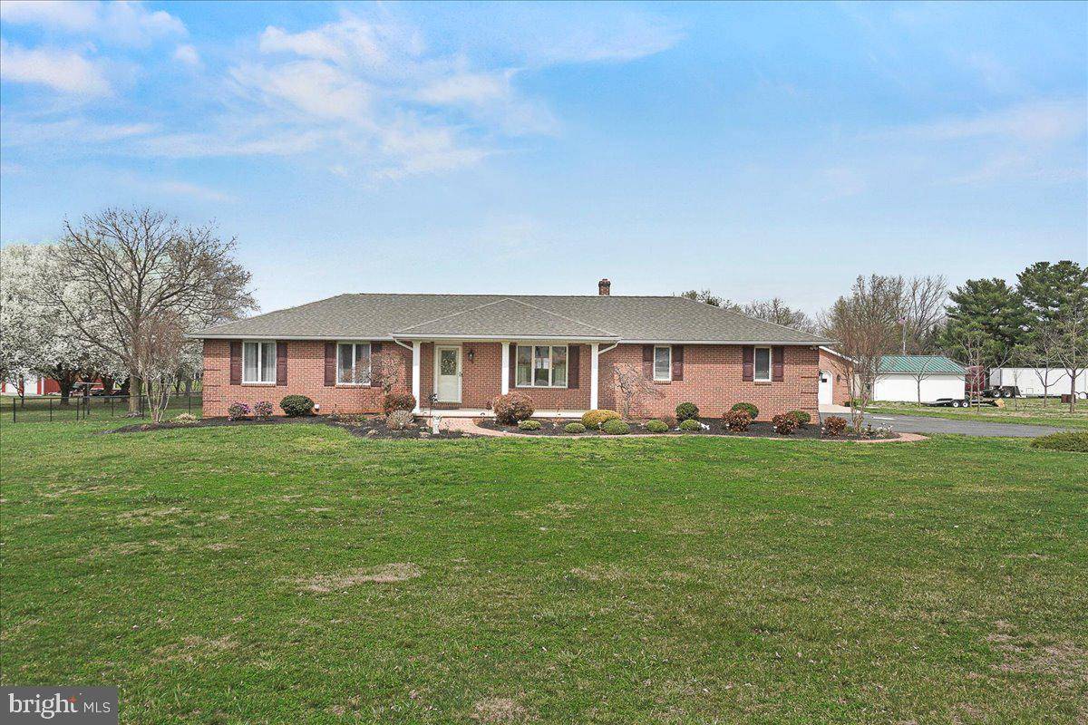 54 DOVE LN, Falling Waters, WV 25419