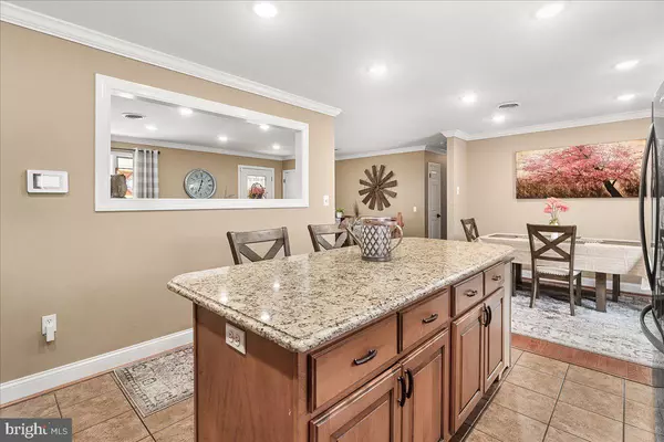 Falling Waters, WV 25419,54 DOVE LN