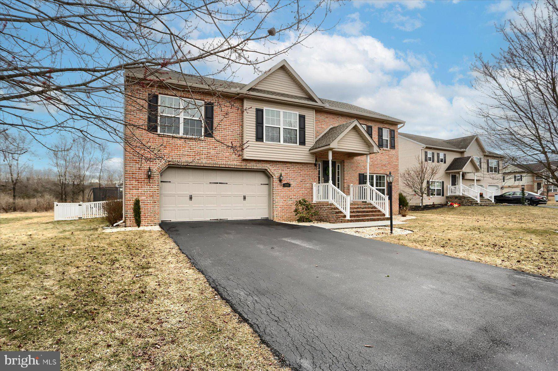 Dillsburg, PA 17019,110 HOLLOW LN