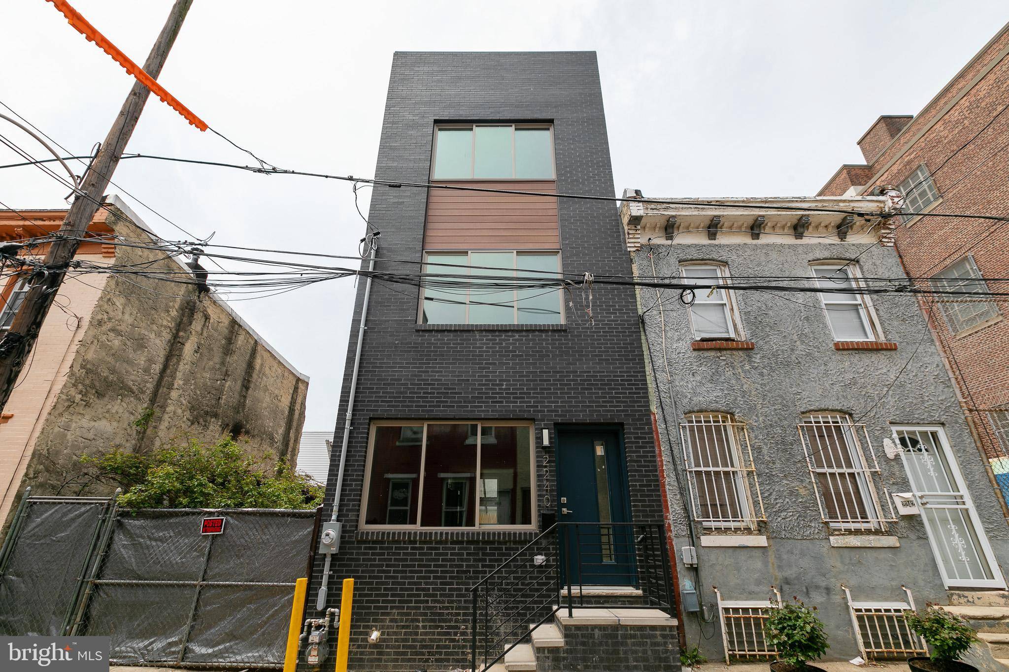 Philadelphia, PA 19133,2240 N WATERLOO ST