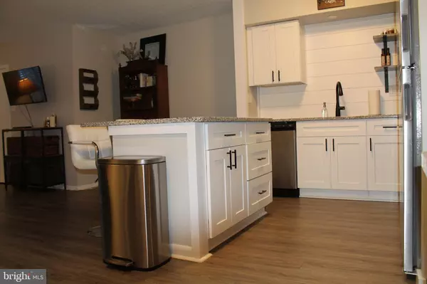 Brookhaven, PA 19015,5200 HILLTOP DR #D-2