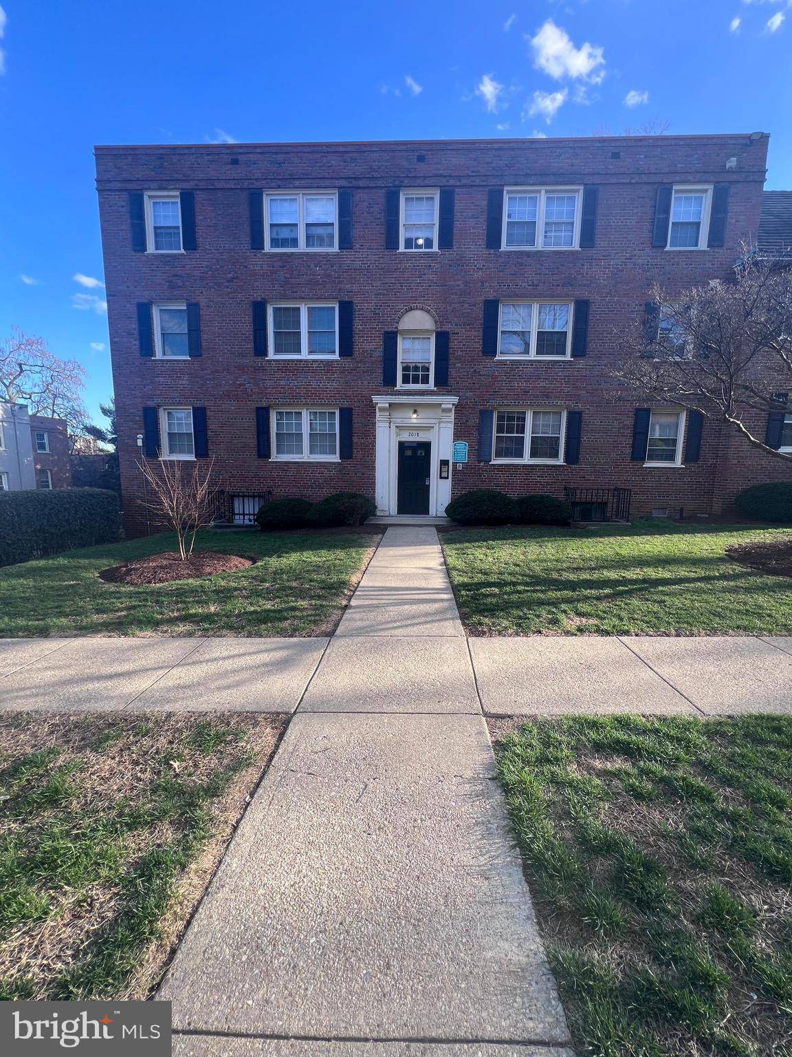 Washington, DC 20020,2018 37TH ST SE #202