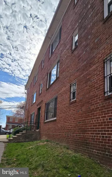 272 56TH ST NE, Washington, DC 20019