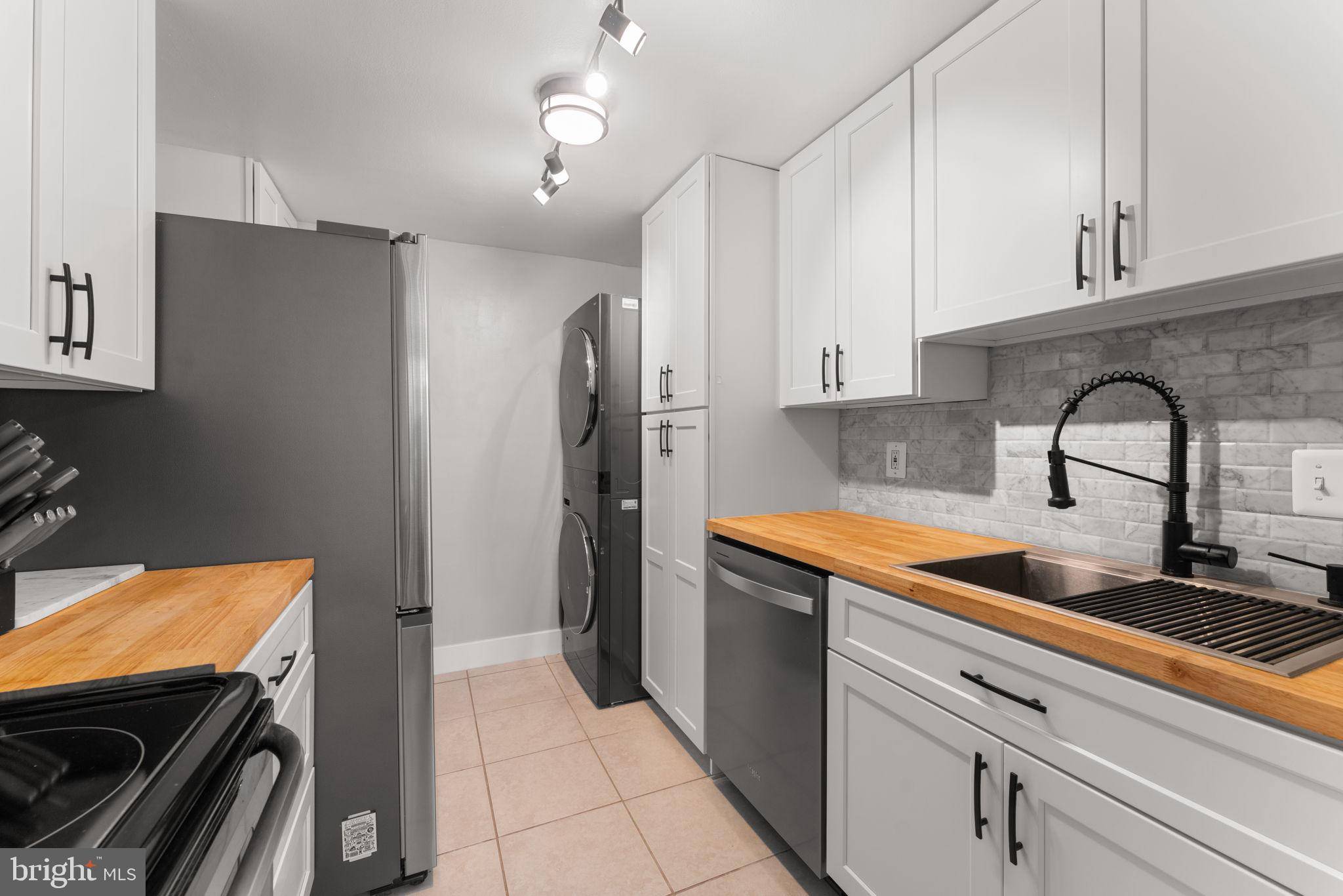 Alexandria, VA 22304,6300 STEVENSON AVE #608