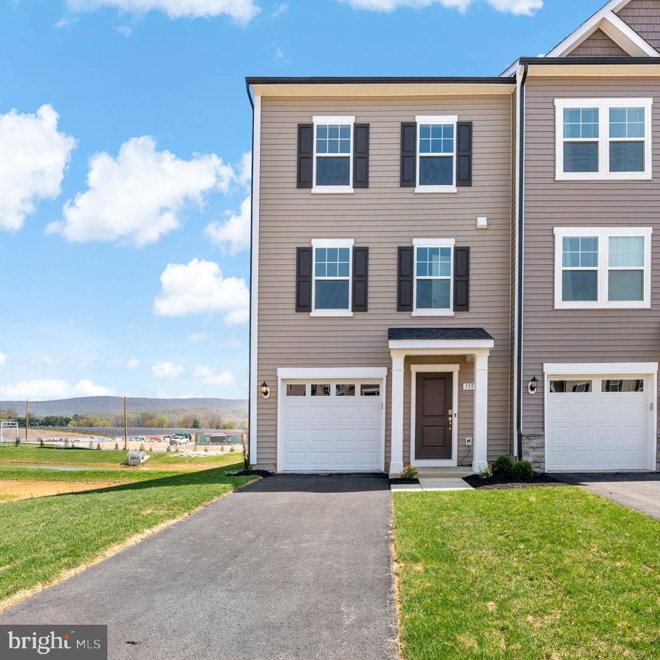 135 ARMISTEAD PL, Charles Town, WV 25414
