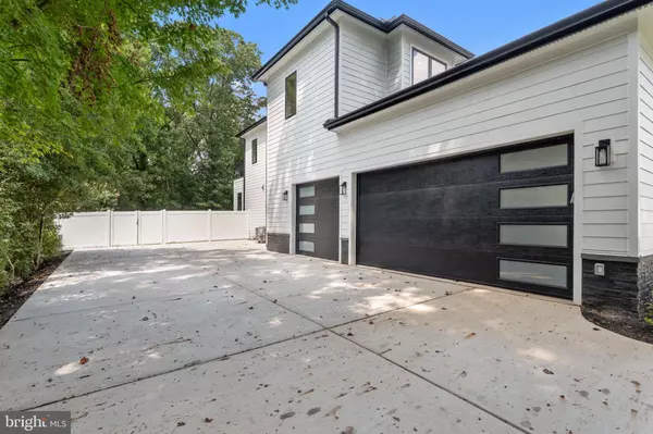 Falls Church, VA 22042,3418 ARNOLD LN