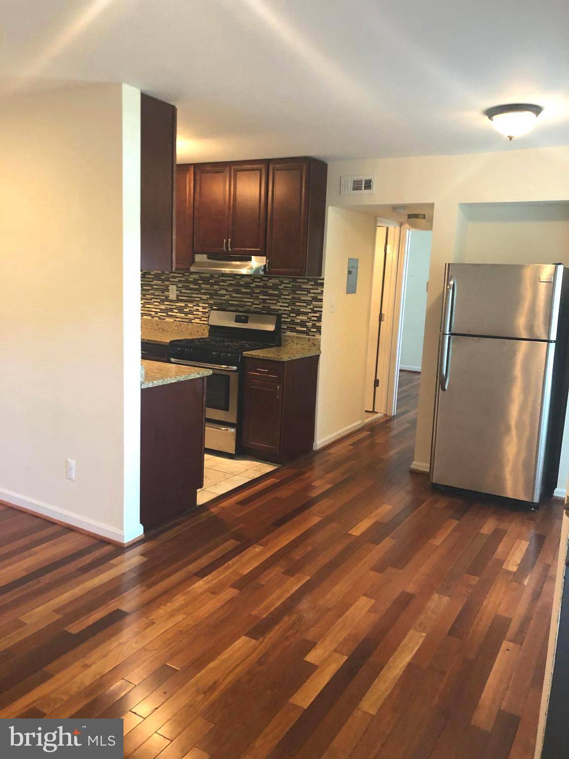 Annandale, VA 22003,4955 AMERICANA DR #F-104