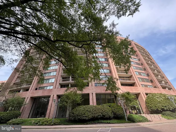 Arlington, VA 22202,1805 S CRYSTAL DR #1109S