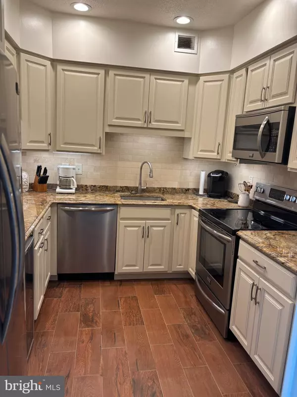 Arlington, VA 22202,1805 S CRYSTAL DR #1109S