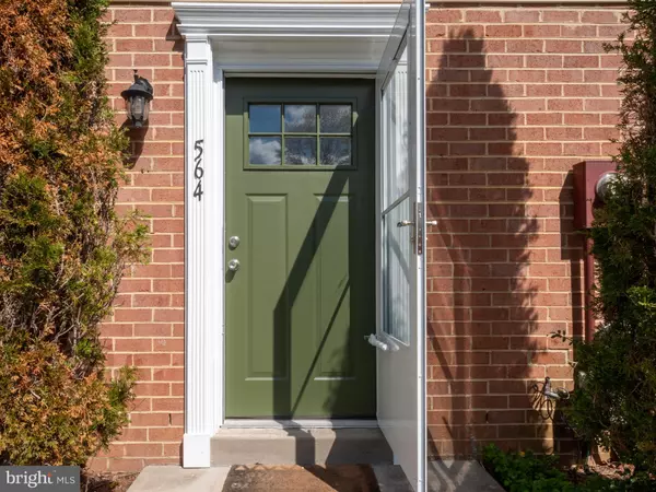 Frederick, MD 21703,564 COTSWOLD CT