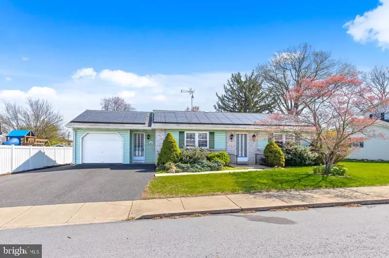 New Holland, PA 17557,117 HUYARD AVE