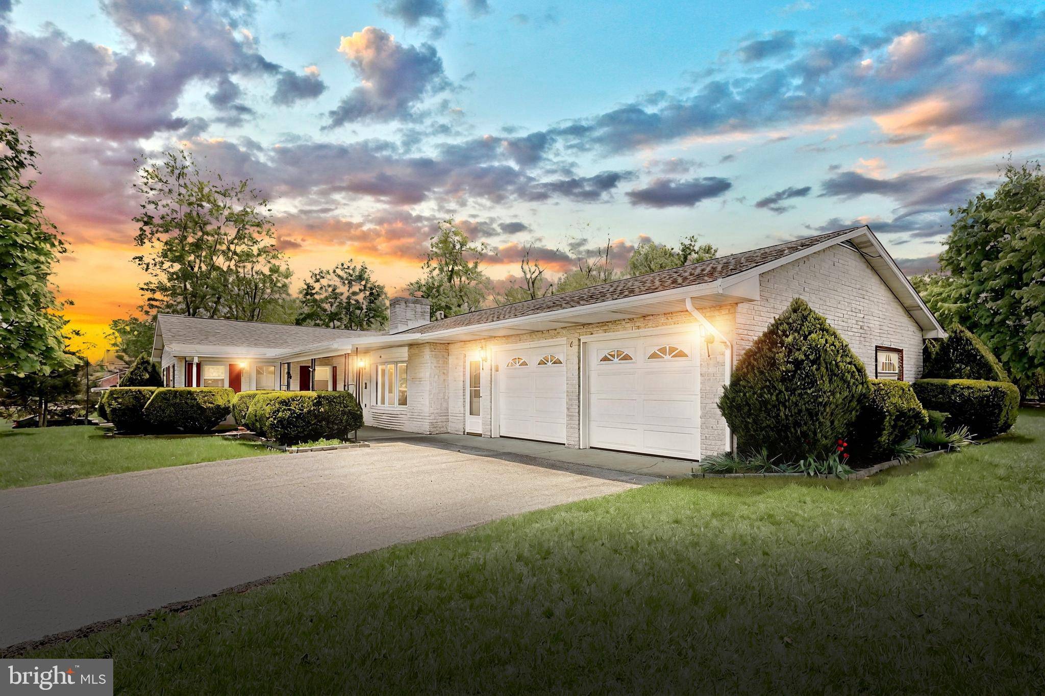 6 SUMMER DR, Gettysburg, PA 17325