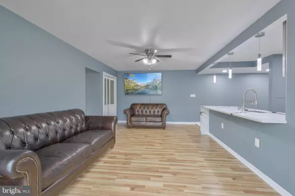 Herndon, VA 20170,623 CENTER ST #101