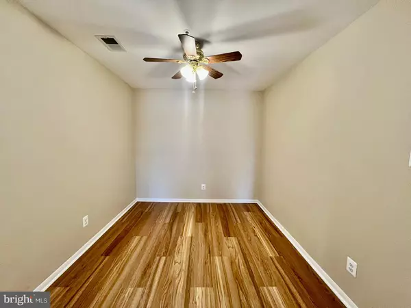 Gaithersburg, MD 20879,7901 BADENLOCH WAY #304