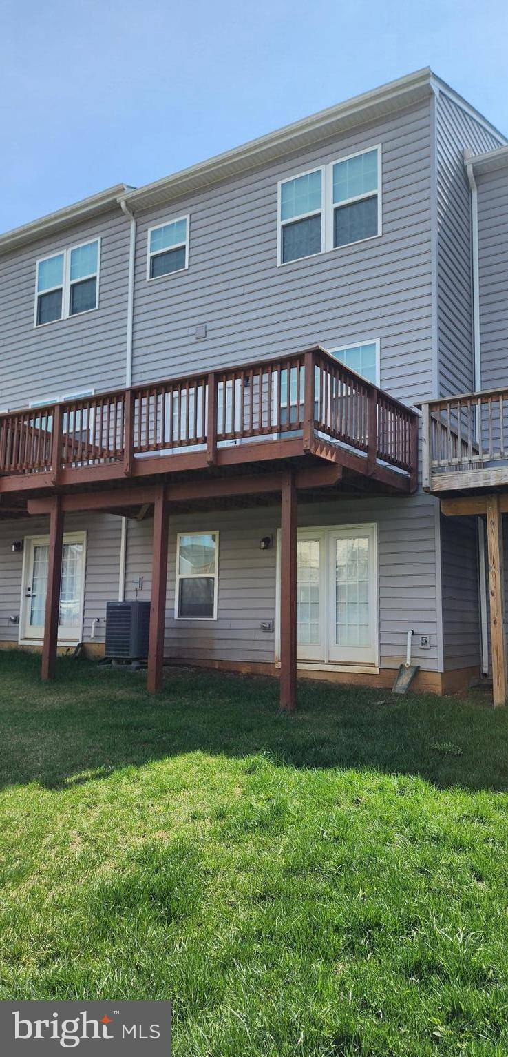 Falling Waters, WV 25419,213 MONTREAL WAY