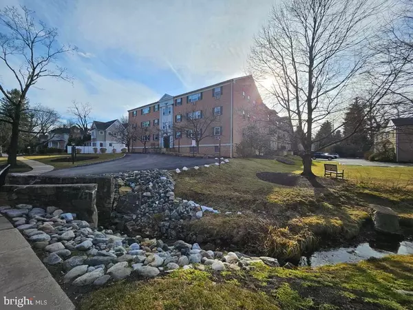 Wayne, PA 19087,412 N WAYNE AVE #203