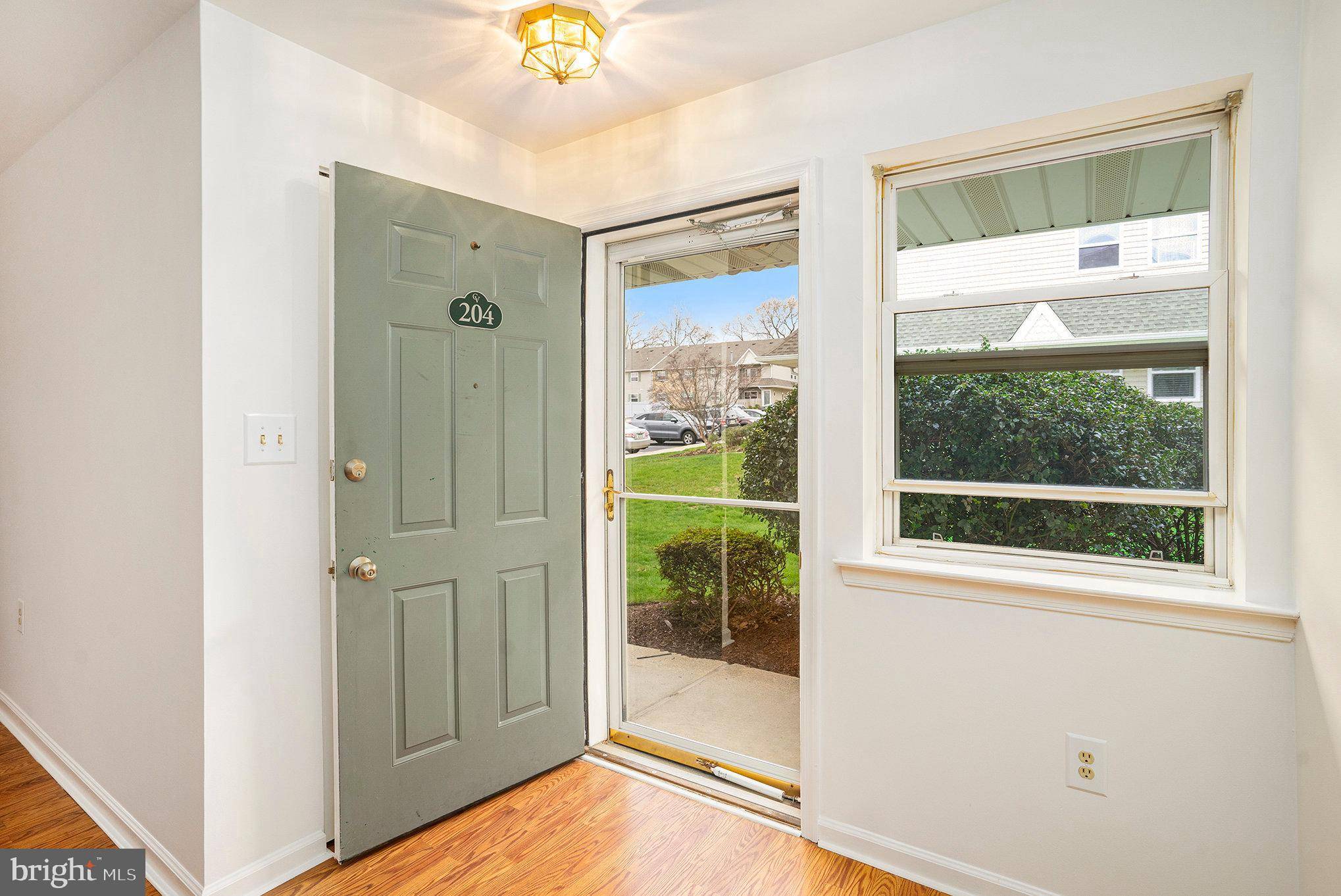 Royersford, PA 19468,204 HORSESHOE DR #204