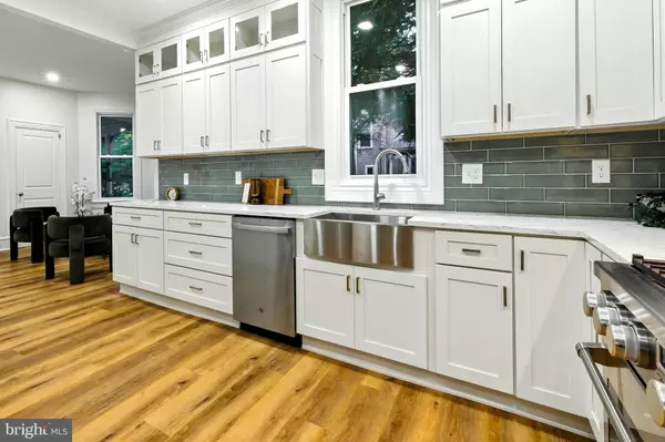 Riverton, NJ 08077,713 MAIN ST