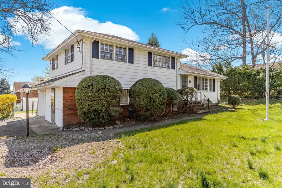 35 GRANDVIEW AVE, Edison, NJ 08837