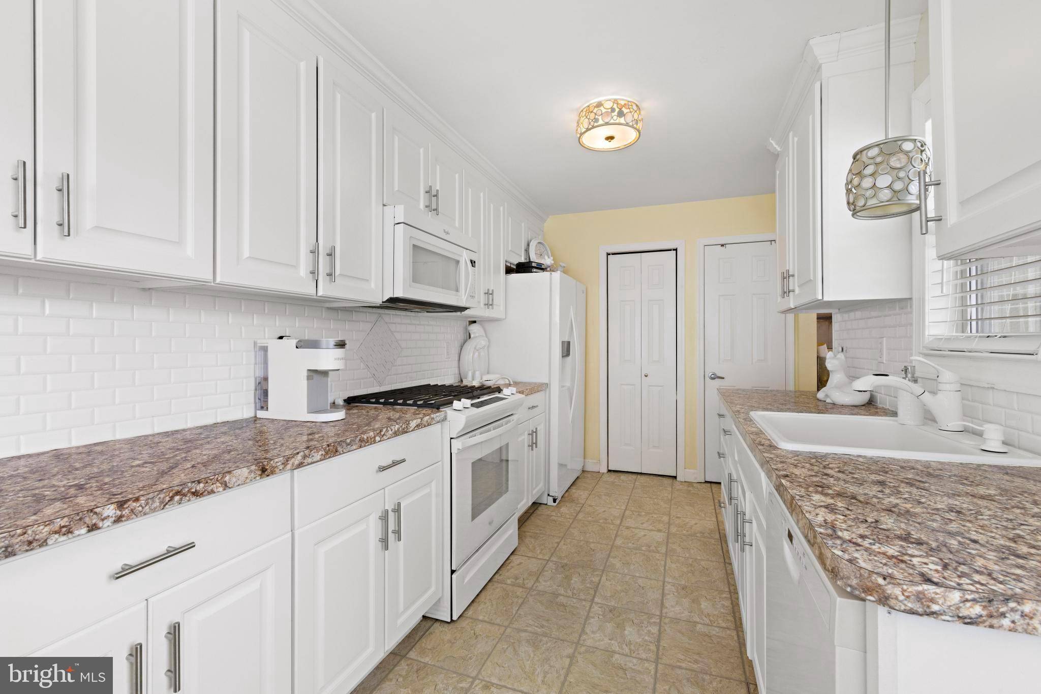 Manahawkin, NJ 08050,133 LONGWOOD DR