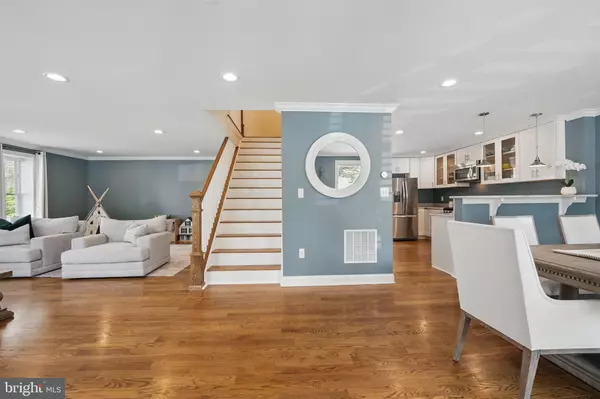 Arlington, VA 22213,6930 27TH RD N