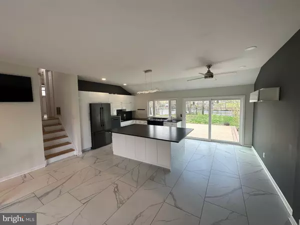 Hamilton, NJ 08620,62 LAKEVIEW CT