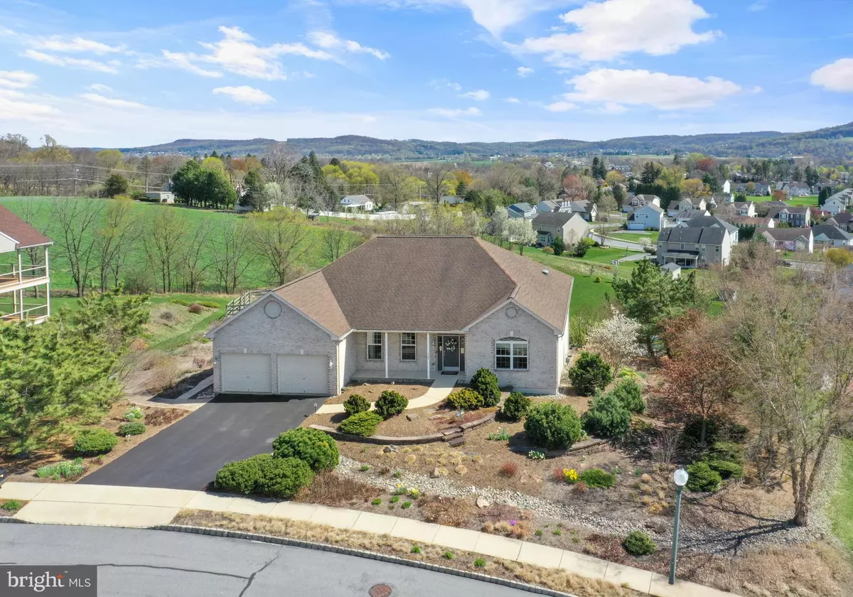 Wernersville, PA 19565,988 BAYWOOD AVE