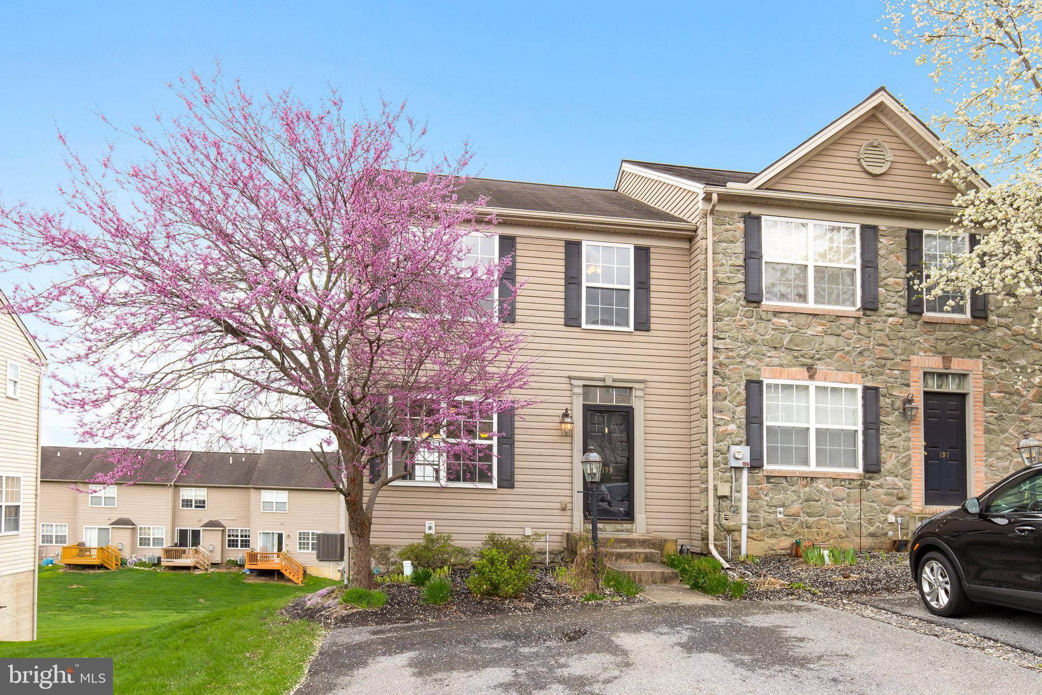 199 KNOLLWOOD RD, Millersville, PA 17551