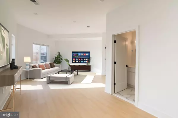 Philadelphia, PA 19104,4200 LANCASTER AVE #UNIT 401