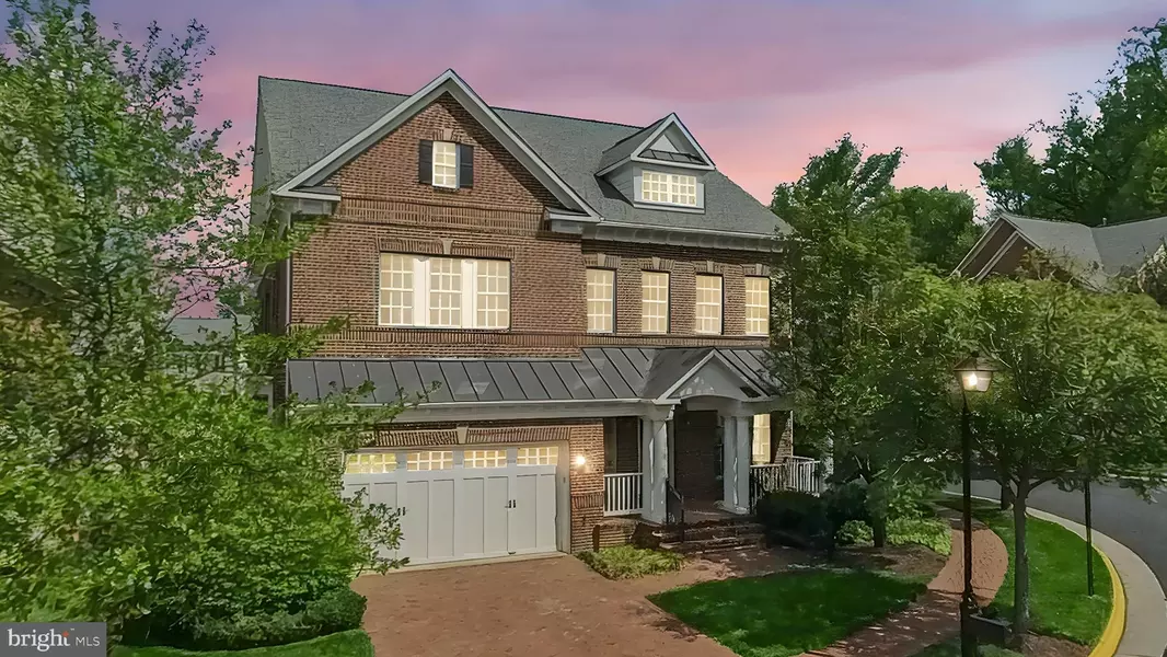 2152 ROYAL LODGE DR, Falls Church, VA 22043