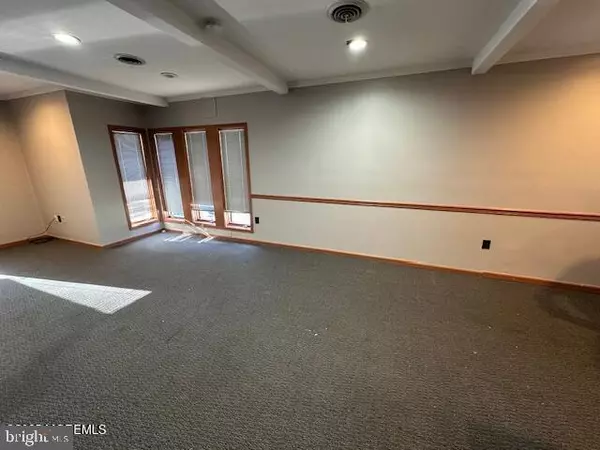 Hamilton Township, NJ 08690,2123 ROUTE 33