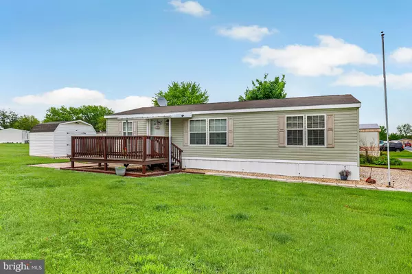New Oxford, PA 17350,120 AMY LN