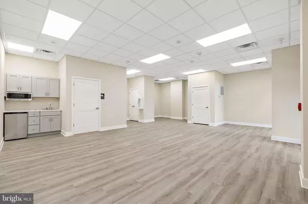 Wilmington, DE 19806,2401 PENNSYLVANIA AVE #105