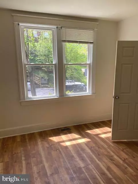 Washington, DC 20020,1620 V ST SE #1