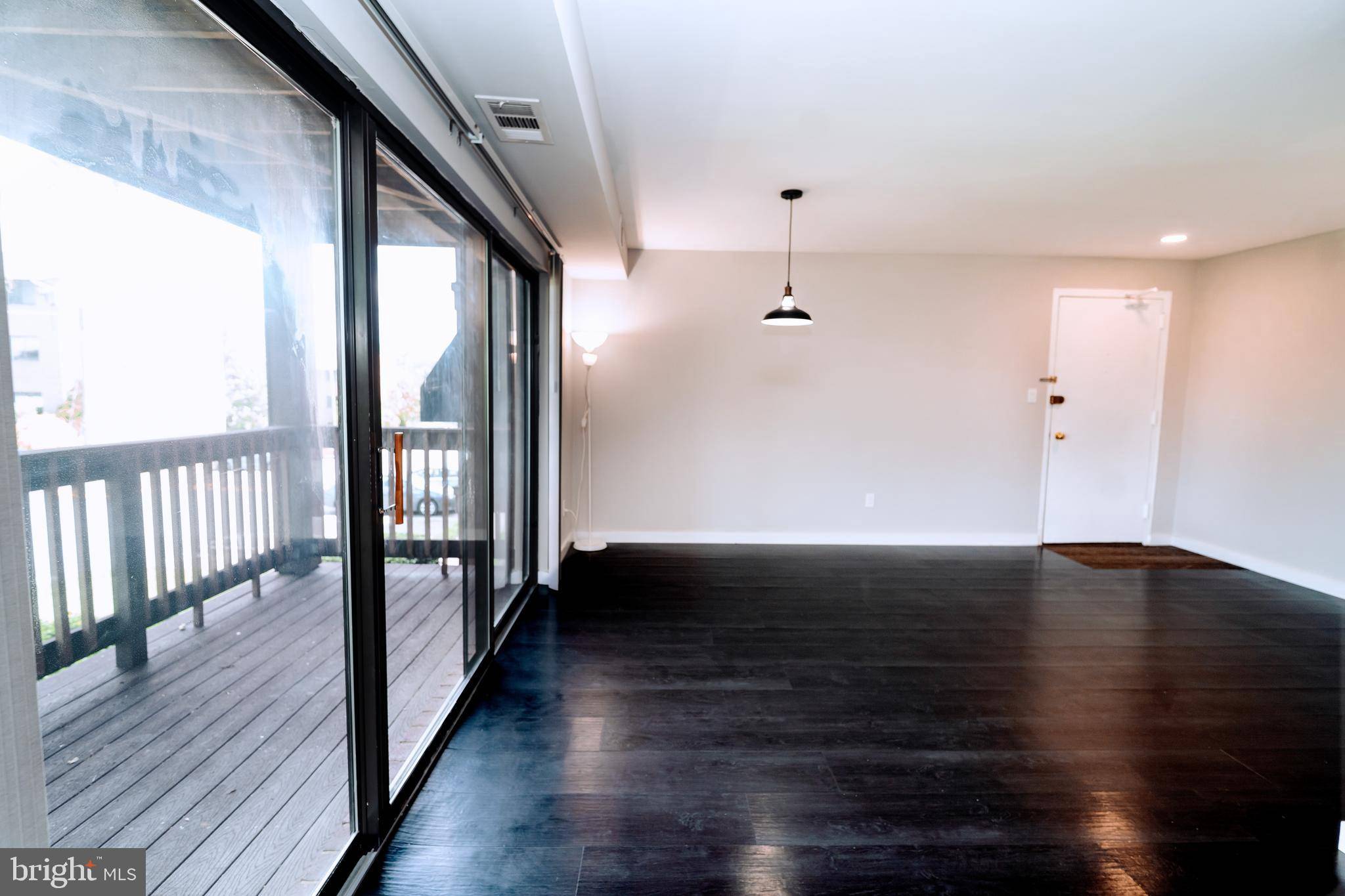 Falls Church, VA 22043,7526 SAVANNAH ST #104