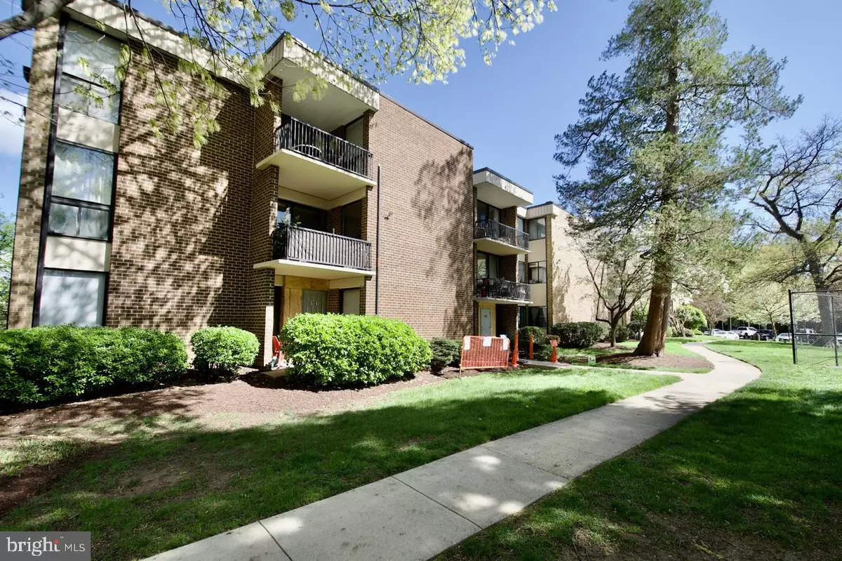 Silver Spring, MD 20902,2105 WALSH VIEW TER #15-302