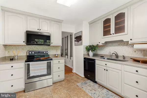 Springfield, VA 22152,8821 RIDGE HOLLOW CT