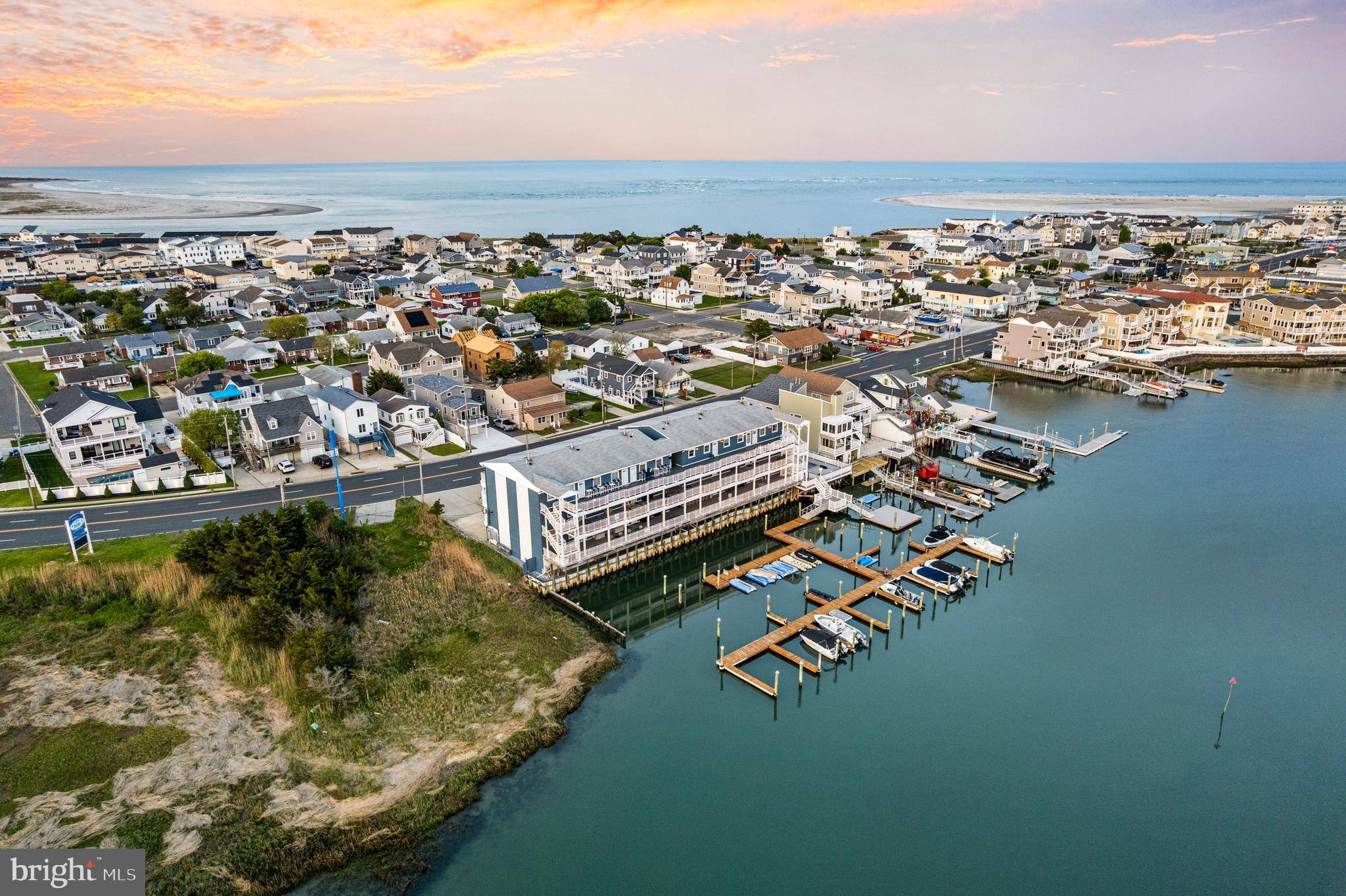 North Wildwood, NJ 08260,520 W SPRUCE AVE #205